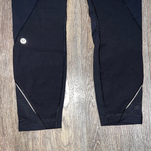 Lululemon Leggings with Mesh Detail and Pockets - Picture 5 of 10